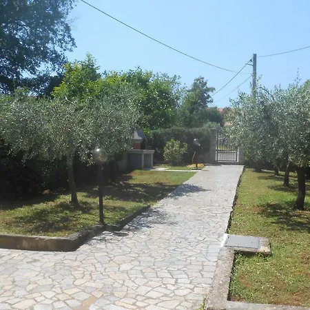 Giovanni Holiday home Rakalj
